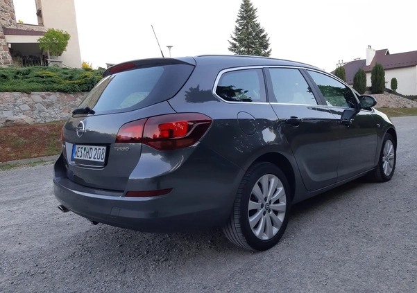 Opel Astra cena 27999 przebieg: 186900, rok produkcji 2011 z Kolbuszowa małe 529